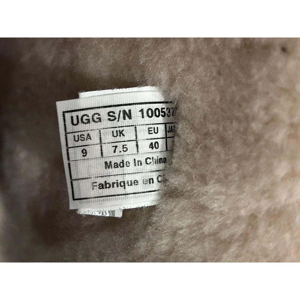 UGG Classic Short Leather Boot Womens Size 9 Black Sherpa Lined 1005372 - Picture 11 of 11